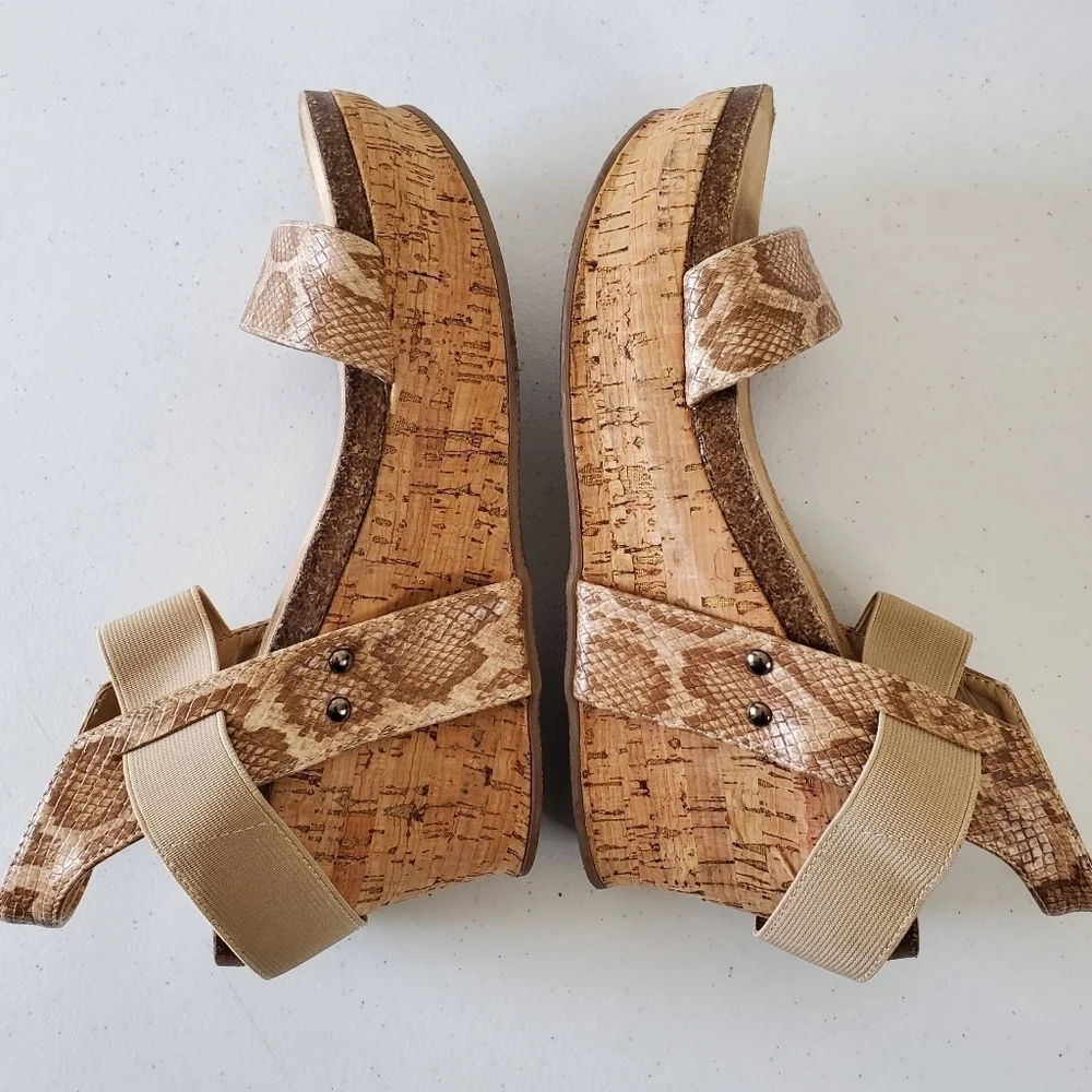 Beach by Matisse Point Break Platform Wedge Sandal Size 10 Snake Print Chunky